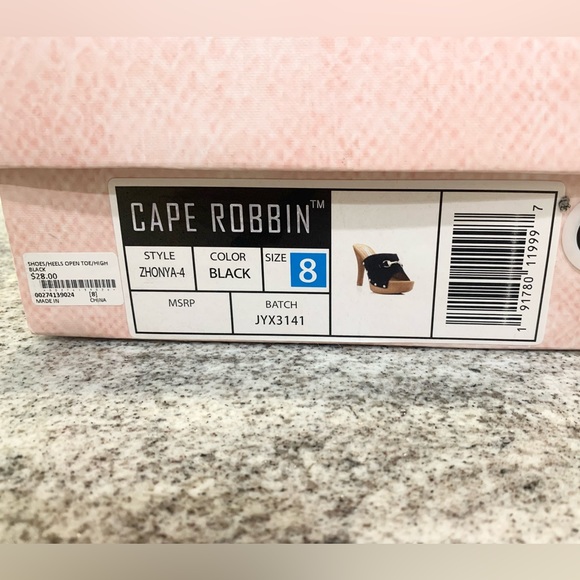 Cape Robbin Heels Color: Black Size: 8 Heel Height: 4 1/2 in - Picture 4 of 5
